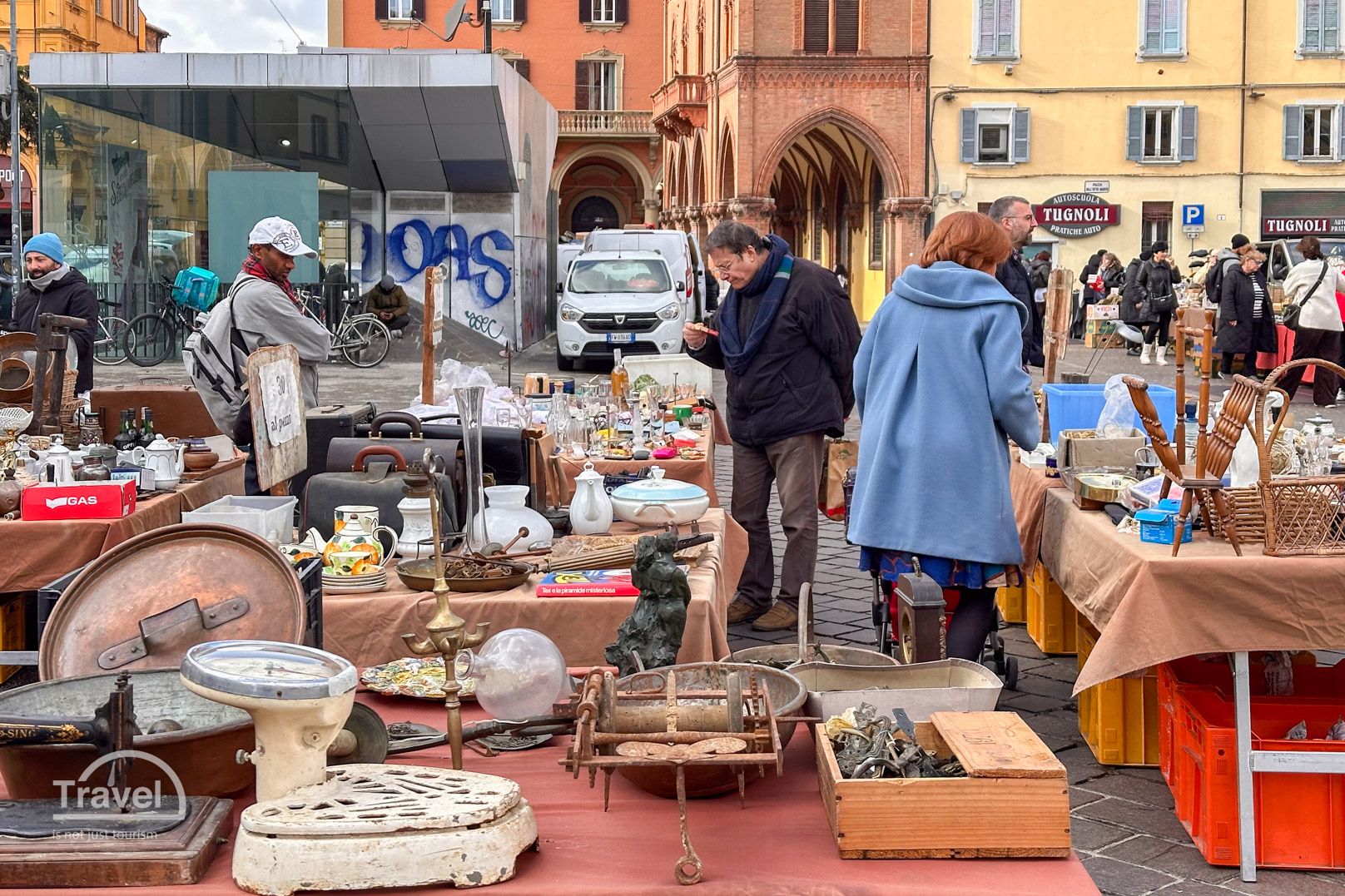 Antigüedades Mercado Bolonia