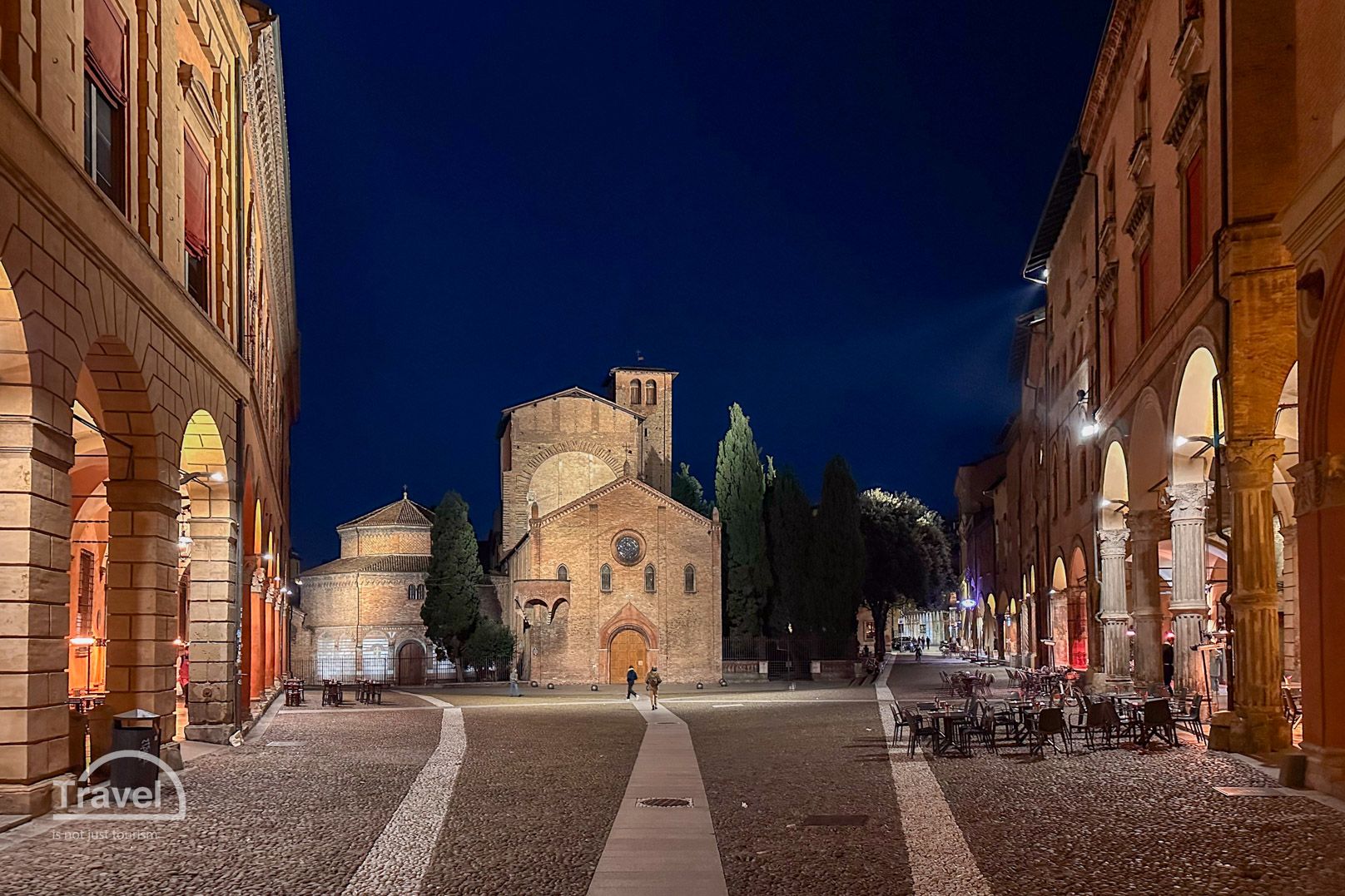 Santo Stefano de noche
